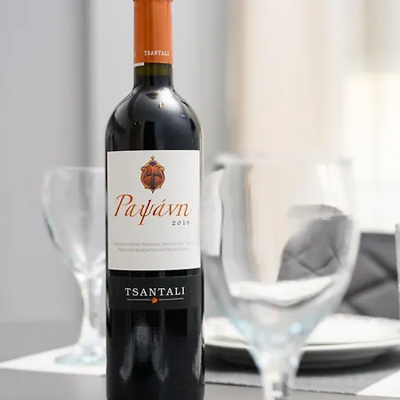 Urban Luxury Side 2 Apartment *