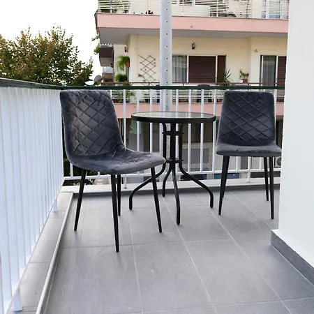 Urban Luxury Side 2 Salonic